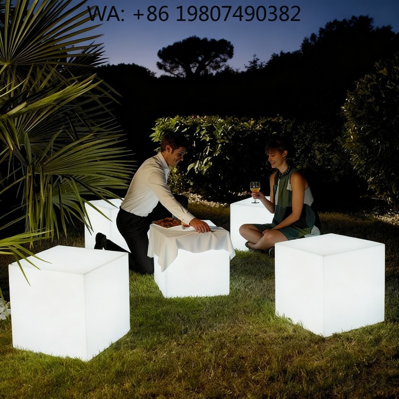 Outdoor Furniture Recycled Plastic - โต๊ะข้างทรงลูกบาศก์ LED ทำจาก PE รีไซเคิล ทนทานต่อรังสียูวี